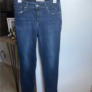 Women's Levi’s Classic Midrise Skinny Blue Jeans Size 8